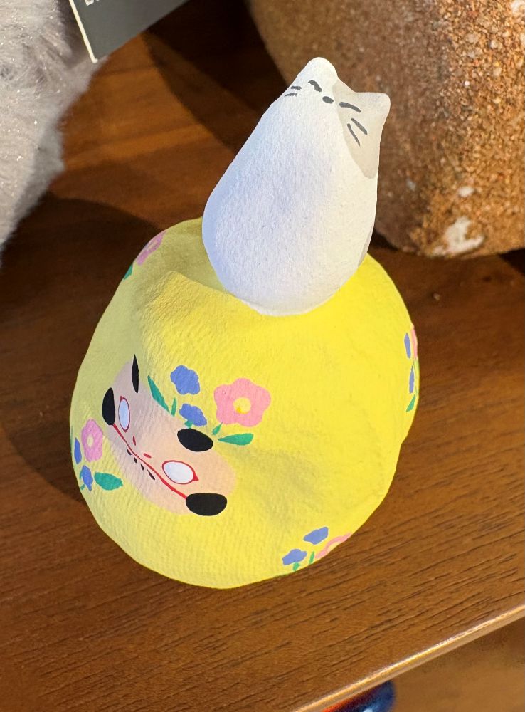 猫だるま　お座り　花柄　山口さくら
