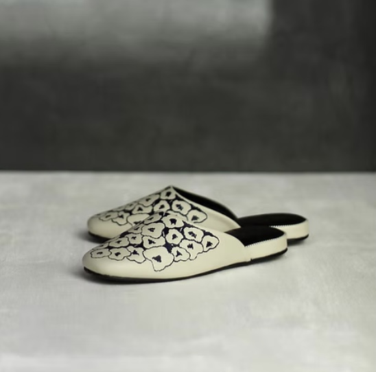 PANTOUFLE　LÄTTA IVORY/BLACK　Lサイズ