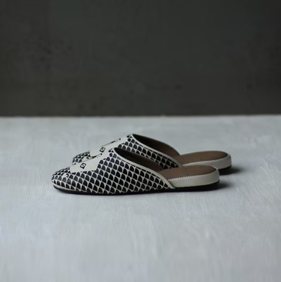 PANTOUFLE　ふたごのライオン IVORY/BEIGE　Lサイズ