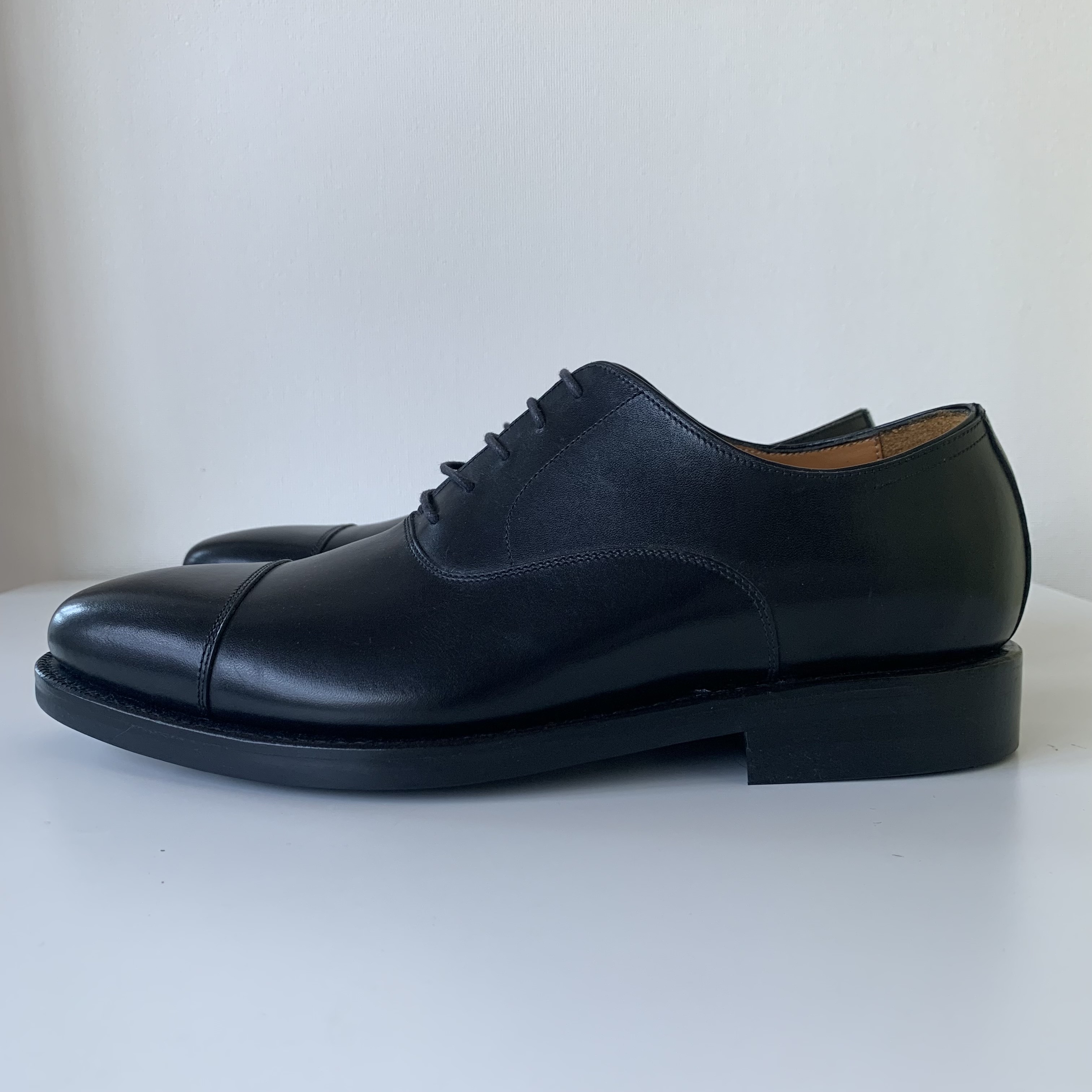 ストレートチップシューズ　ジャランスリウァヤ