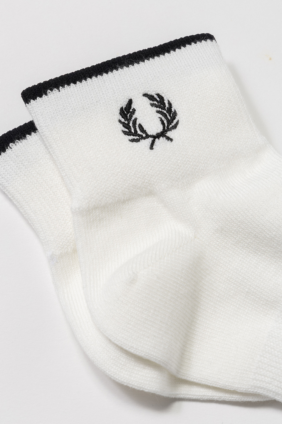 FRED PERRY Single Tipped Short Socks F20009 L59:SNOW WHITE