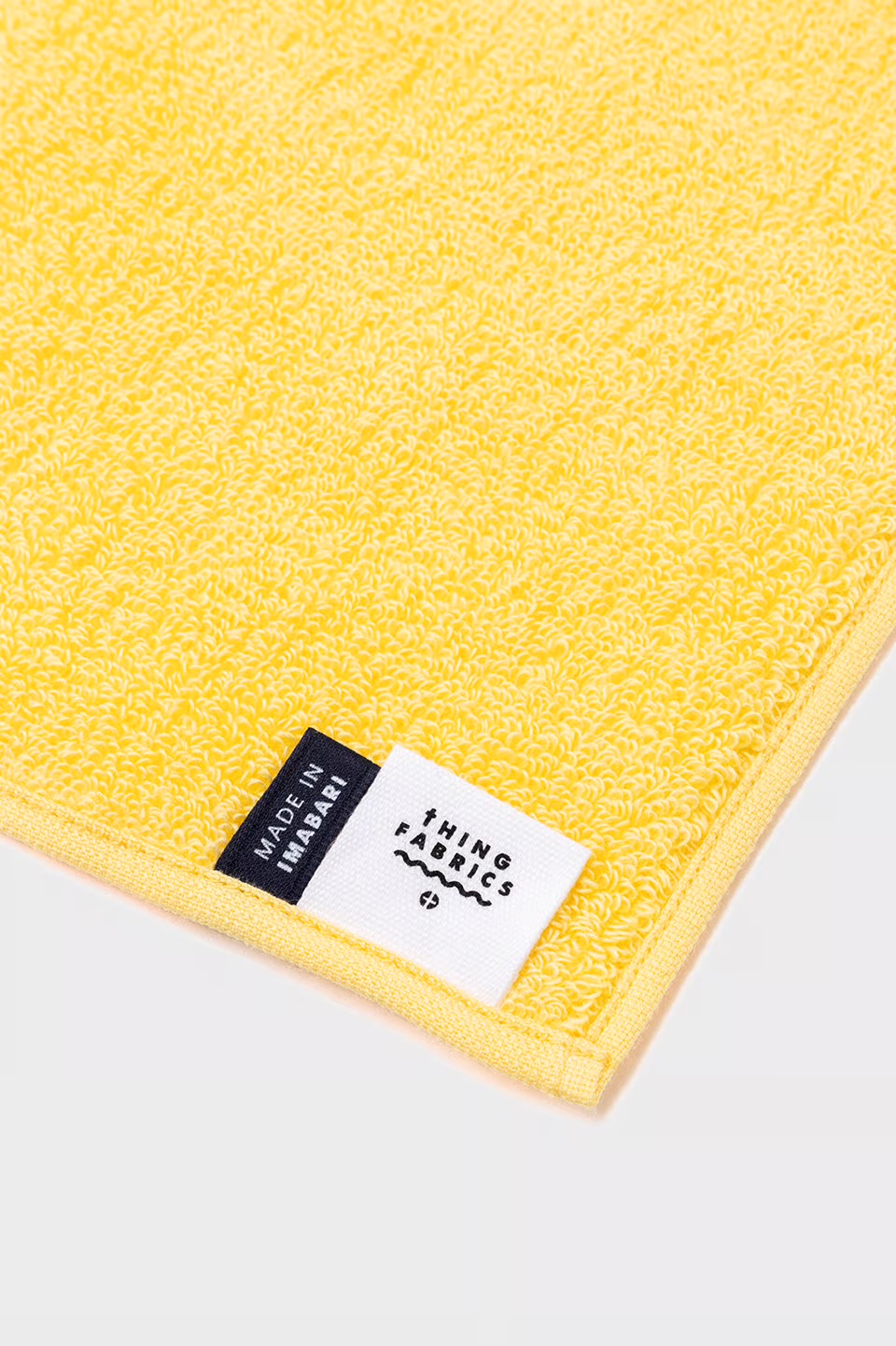 FRED PERRY　Towel Handkerchief F20008　06B：LEMON BARLEY / TENNIS BLUE
