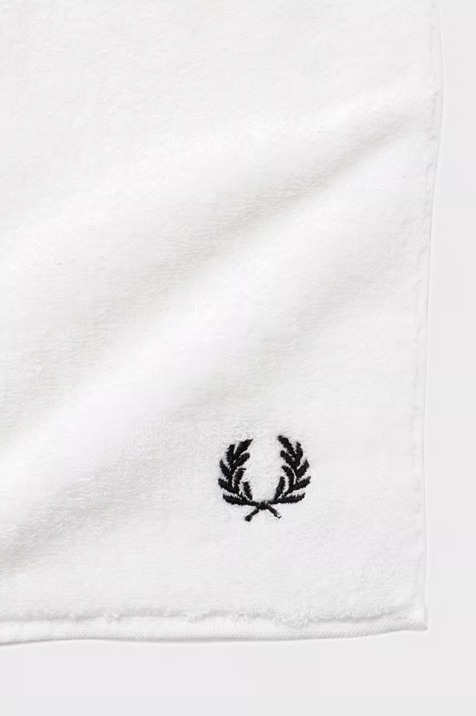 FRED PERRY　Towel Handkerchief F20008　100：SNOW WHITE