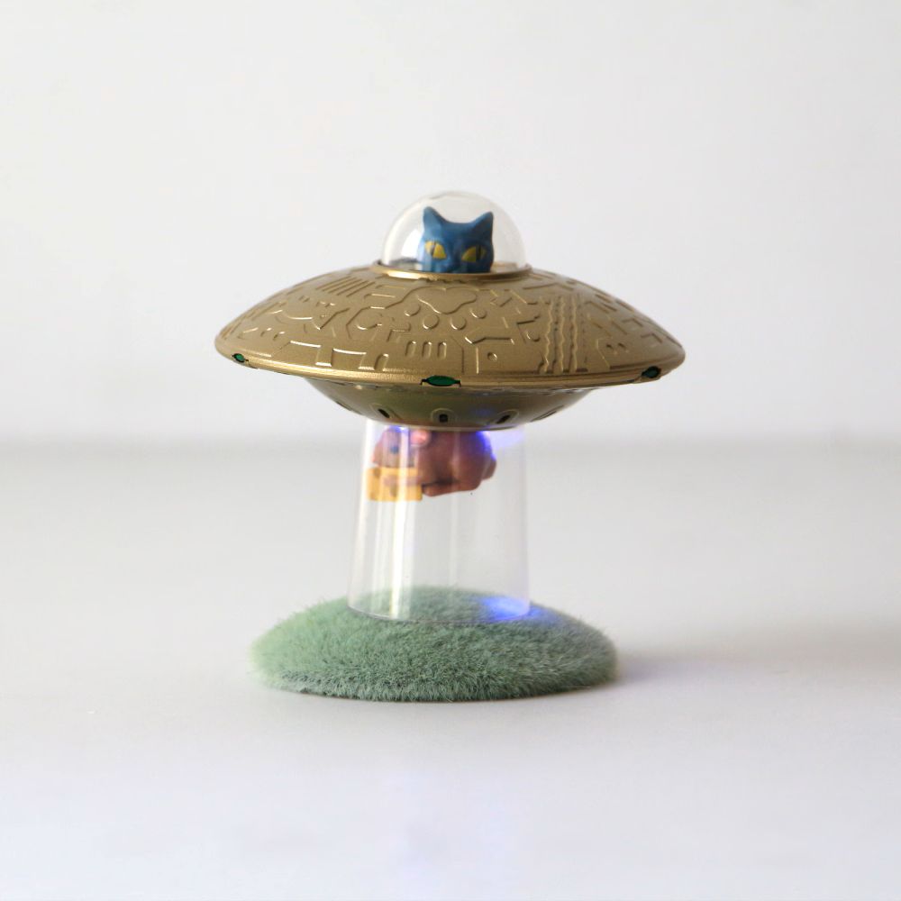 【箱付き】Toy & Book "UFO Cat Invasion"