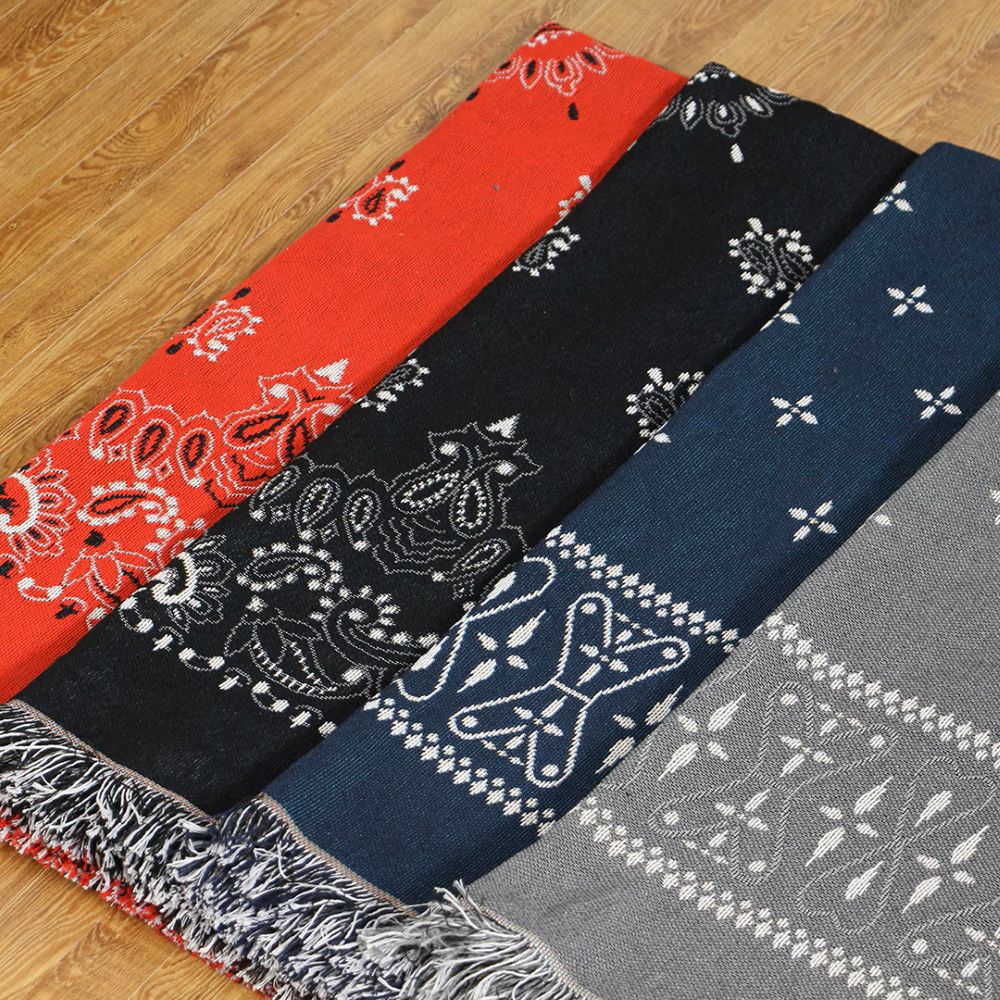 Bandana Throwket "Paisley / Red"