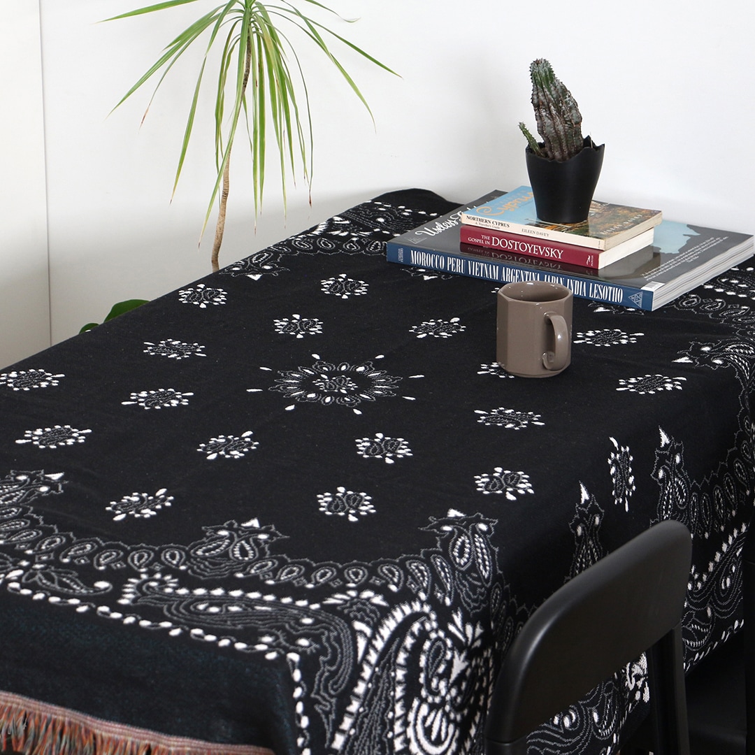 Bandana Throwket "Paisley / Black"