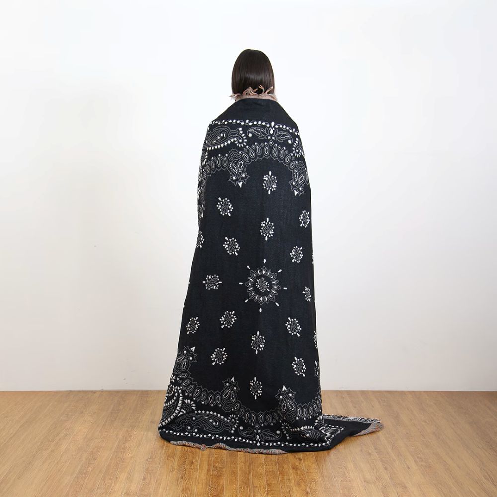 Bandana Throwket "Paisley / Black"